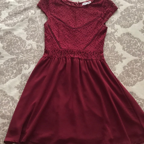 Maroon Lace Socialite Dress - Picture 1 of 4